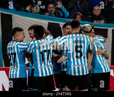 Il Racing Club de Avellaneda gioca la CONMEBOL Sudamericana Cup allo stadio Presidente Perón nella città di Avellaneda, Buenos Aires. Celebrazioni per Adrian Martinez, soprannominato Mararvilla, il marcatore della squadra. @FACAMORALES/SOLO PER USO EDITORIALE Foto Stock