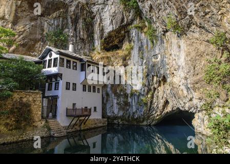 Blagaj Tekke e Buna River Spring a Mostar, Bosnia ed Erzegovina, Europa Foto Stock