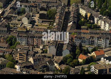 Edifici residenziali a Wuppertal Wichlinghausen, in Leonhardstrasse nella Renania settentrionale-Vestfalia, Germania. 20200427 Foto Stock