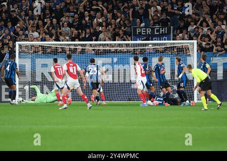 Bergamo, Italia. 19 settembre 2024. Marco Carnesecchi dell'Atalanta BC 1907 in azione durante la partita di calcio di UEFA Champions League 2024/2025 tra l'Atalanta BC e l'Arsenal FC allo stadio Gewiss il 19 settembre 2024, Bergamo, Italia. Crediti: Roberto Tommasini/Alamy Live News Foto Stock