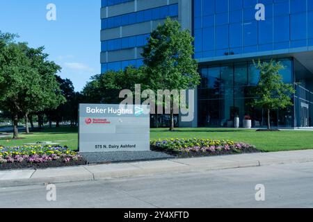 Il logo Baker Hughes Close Up si trova fuori dalla sede centrale di Houston, Texas, Stati Uniti. Foto Stock