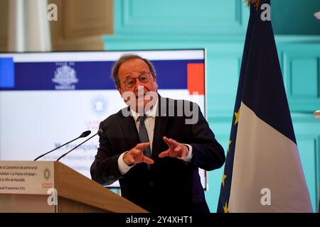 Marsiglia, Francia. 19 settembre 2024. L'ex presidente della Repubblica francese Francois Hollande parla alla stampa durante il suo viaggio a Marsiglia. L'ex presidente francese Francois Hollande si recò a Marsiglia per firmare un accordo tra la sua fondazione e la città di Marsiglia. Credito: SOPA Images Limited/Alamy Live News Foto Stock
