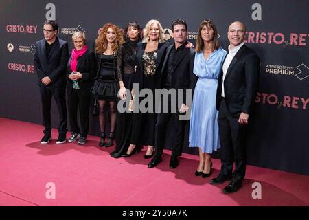 Daniel Ecija, Chelo Garcia Cortes, Sofia Cristo, Belen Cuesta, Barbara Rey, Jaime Lorente, Montse Garcia e Jose Antonio Anton partecipano al servizio fotografico "Cristo Y Rey" il 12 gennaio 2023 a Madrid, Spagna. Foto Stock