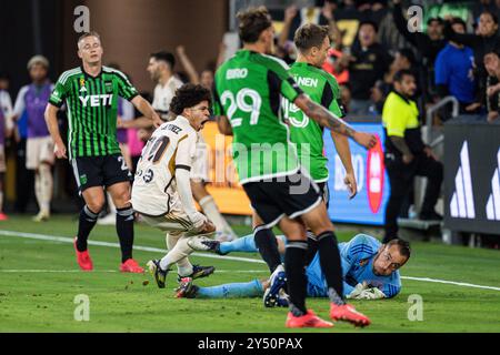 L'attaccante del LAFC David Martínez (30) celebra un gol contro il portiere dell'Austin Brad Stuver (1) durante una partita della MLS, mercoledì 18 settembre 2024, a. Foto Stock