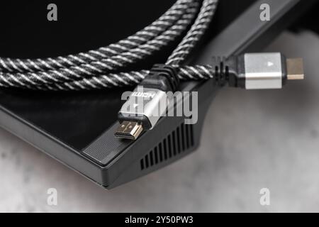 Tipo standard di connettore e cavo HDMI. Foto Stock