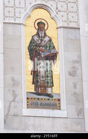 Italia, Friuli Venezia Giulia, Trieste, Chiesa ortodossa serba Chiesa di San Spyridon, Arcangelo Michele Mosaico sulla facciata Foto Stock