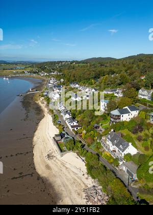 Vista aerea dal drone del villaggio di Kippford sul fiume Urr Water sulla costa di Solway all'interno del nuovo Galloway National Park, Dumfries e Galloway, SCO Foto Stock