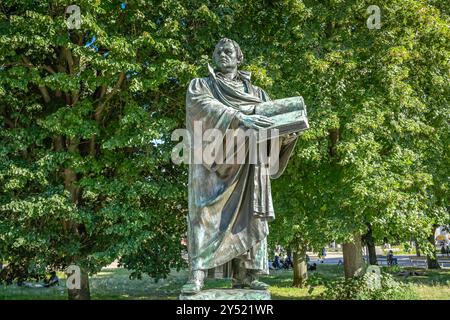 Statua Martin Lutero, Karl-Liebknecht-Straße, Mitte, Berlino, Deutschland *** Statua di Martin Lutero, Karl Liebknecht Straße, Mitte, Berlino, Germania Foto Stock