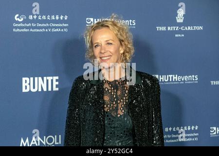 GER, Berlin, Katja Riemann , bei der Verleihung Deutscher Schauspielpreis 2024 im Club Theater Berlin. 13.09.2024 *** GER, Berlin, Katja Riemann , alla cerimonia di premiazione della recitazione tedesca 2024 al Club Theater Berlin 13 09 2024 Copyright: HMBxMedia/ManfredxBehrens Foto Stock