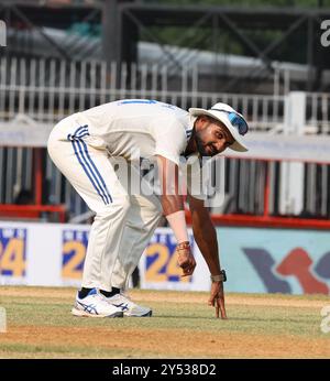 20 settembre 2024, M A Chidambaram Stadium, Tamil Nadu, INDIA: Bangladesh Tour of India 2024:.1st test - 2nd Day. India V Bangladesh :. In azione Akash Deep (Credit Image: © Seshadri Sukumar/ZUMA Press Wire) SOLO PER USO EDITORIALE! Non per USO commerciale! Foto Stock