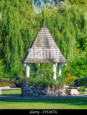 Toronto, Canada - 14 settembre 2024: Vecchio piccolo edificio all'ingresso del Guild Park and Gardens. Foto Stock