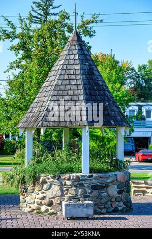 Toronto, Canada - 14 settembre 2024: Vecchio piccolo edificio all'ingresso del Guild Park and Gardens. Foto Stock