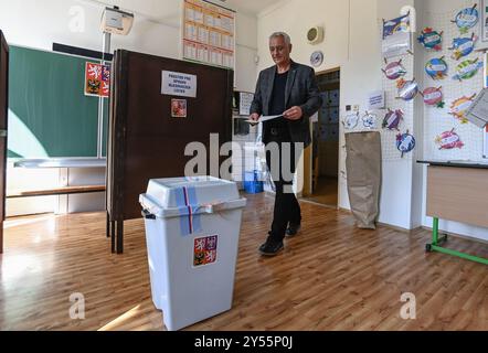 Olomouc, Repubblica Ceca. 20 settembre 2024. Il governatore della regione di Olomouc Josef Suchanek (STAN) ha votato durante le elezioni regionali di Olomouc, tenutesi a Olomouc, nella Repubblica Ceca, il 20 settembre 2024. Crediti: Dalibor Gluck/CTK Photo/Alamy Live News Foto Stock