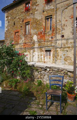 Situato in posizione centrale in una splendida valle, che vanta un'ampia vista, Vagliagli è uno dei più frequentati dai turisti per la bellezza del Chianti Foto Stock