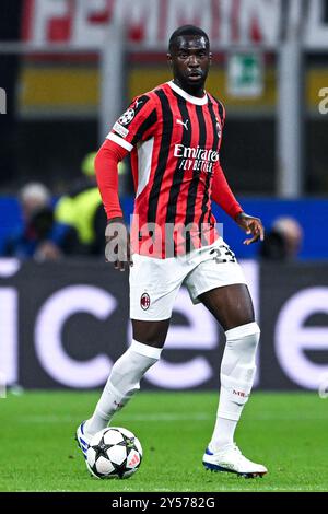 Milano, Italia. 17 settembre 2024. Stadio San Siro, 17.09.24: Fikayo Tomori (23 AC Milan) durante la UEFA Champions League, partita di fase tra AC Milan e Liverpool FC allo stadio San Siro di Torino, Italia calcio (Cristiano Mazzi/SPP) credito: SPP Sport Press Photo. /Alamy Live News Foto Stock