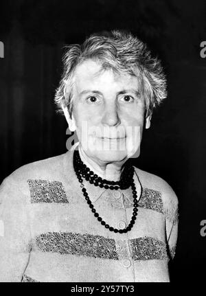 Anna Freud. Ritratto della psicoanalista britannica Anna Freud (1895-1982) nel 1957 Foto Stock