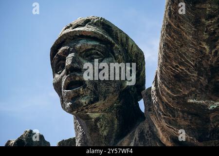 Budapest, Ungheria - 10 agosto 2024: Monumento della Repubblica dei Consigli, artista Istvan Kiss, 1969. Parco dei ricordi. Foto Stock