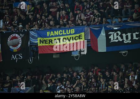 PRAGA, REPUBBLICA CECA - 18 SETTEMBRE: Tifosi dell'AC Sparta Praha durante la partita di UEFA Champions League 2024/25 di fase MD1 tra l'AC Sparta Praha Foto Stock