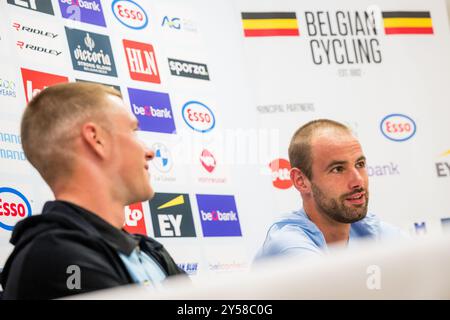 Wetzikon, Svizzera. 20 settembre 2024. I belgi Remco Evenepoel e Victor Campenaerts di lotto Dstny parlano in una conferenza stampa del team belga in vista della gara di cronometro di domenica ai Campionati del mondo 2024 UCI Road e Para-Cycling Road, venerdì 20 settembre 2024, a Wetzikon, Svizzera. I Mondi si svolgono dal 21 al 29 settembre a Zurigo, in Svizzera. BELGA PHOTO JASPER JACOBS credito: Belga News Agency/Alamy Live News Foto Stock