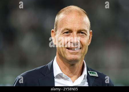 Jess Thorup (FC Augsburg, Cheftrainer) GER, FC Augsburg vs. 1.FSV Mainz 05, 1.Bundesliga Fussball, 4.Spieltag, 20.09.2024, Saison 2024/2025 LE NORMATIVE DFB/DFL VIETANO QUALSIASI USO DI FOTOGRAFIE COME SEQUENZE DI IMMAGINI E/O QUASI-VIDEO foto: Eibner-Pressefoto/Roger Buerke Foto Stock