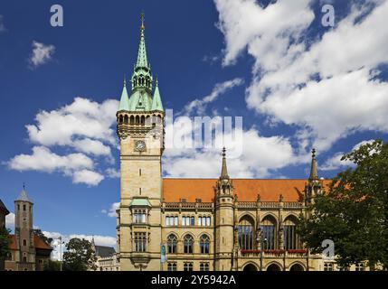 Municipio, vecchio edificio costruito dall'architetto cittadino Ludwig Winter in stile neogotico, Braunschweig, bassa Sassonia, Germania, Europa Foto Stock