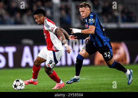 Bergamo, Italia. 19 settembre 2024. Stadio Gewiss, 19.09.24: Gabriel Jesus (9 Arsenale) e Mateo Retegui (32 Atalanta BC) durante la UEFA Champions League, partita di campionato tra Atalanta BC e Arsenal FC allo stadio Gewiss di Bergamo, Italia calcio (Cristiano Mazzi/SPP) credito: SPP Sport Press Photo. /Alamy Live News Foto Stock