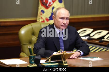 San Pietroburgo, Russia. 20 settembre 2024. Il presidente russo Vladimir Putin presiede una riunione dei membri permanenti del Consiglio di sicurezza tramite videoconferenza dal Palazzo di Costantino, 20 settembre 2024 a Strelna, San Pietroburgo, Russia. Crediti: Alexander Kazakov/piscina del Cremlino/Alamy Live News Foto Stock