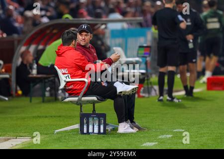 Unterhaching, Deutschland. 20 settembre 2024. Marc Unterberger (SpVgg Unterhaching, Chef-Trainer), SpVgg Unterhaching vs. Erzgebirge Aue, Fussball, 3. Liga, 6 anni. Spieltag, Saison 24/25, 20.09.2024, LE NORMATIVE DFL VIETANO QUALSIASI USO DI FOTOGRAFIE COME SEQUENZE DI IMMAGINI, foto: Eibner-Pressefoto/Jenni Maul Credit: dpa/Alamy Live News Foto Stock