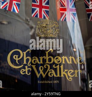 Titolare del Royal Warrant Charbonnel et Walker's Old Bond Street Store, Londra Regno Unito Foto Stock