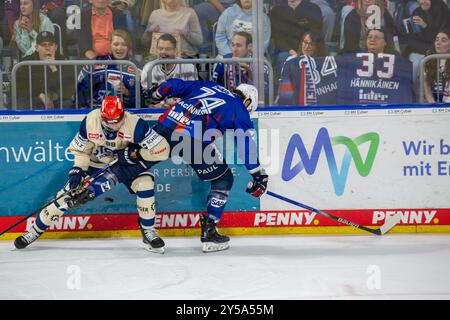 20.09.2024, DEL, Deutsche Eishockey Liga Saison 2024/25, 1. Spieltag: Adler Mannheim gegen Schwenninger Wild Wings Foto Stock