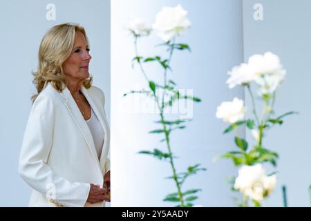 Washington, Stati Uniti. 20 settembre 2024. La First Lady statunitense Dr. Jill Biden in occasione del 25° anniversario della serie televisiva The West Wing in the Rose Garden alla Casa Bianca di Washington DC venerdì 20 settembre 2024. (Foto di Annabelle Gordon/Sipa USA) credito: SIPA USA/Alamy Live News Foto Stock