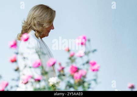 Washington, Stati Uniti. 20 settembre 2024. La First Lady statunitense Dr. Jill Biden in occasione del 25° anniversario della serie televisiva The West Wing in the Rose Garden alla Casa Bianca di Washington DC venerdì 20 settembre 2024. (Foto di Annabelle Gordon/Sipa USA) credito: SIPA USA/Alamy Live News Foto Stock