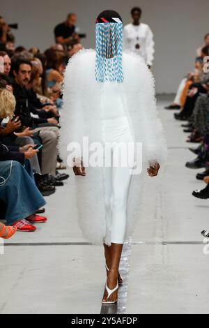 Milano, Italia. 20 settembre 2024. MISSONI Runway Primavera/Estate 2025 durante la settimana della moda di Milano del 2024 settembre - Milano, Italia 20/09/ crediti: dpa/Alamy Live News Foto Stock