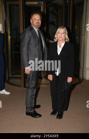 Roma, lo Space Cinema moderno 'Party for Sophia Loren's 90th Birthday', nella foto: Christian De Sica Silvia Verdone credito: Independent Photo Agency Srl/Alamy Live News Foto Stock