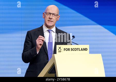 Foto del fascicolo del 1° gennaio 09/24 del primo ministro John Swinney che ha tenuto il suo discorso alla conferenza nazionale annuale del SNP presso il Centro conferenze internazionale di Edimburgo. Il SNP sta esortando gli scozzesi a essere "ottimisti e fiduciosi" mentre il partito lancia un nuovo opuscolo sull'indipendenza. Data di pubblicazione: Sabato 21 settembre 2024. Foto Stock