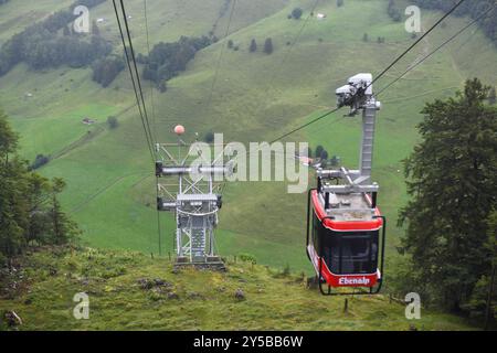 Ebenalp, Svizzera – 13 luglio 2024: Vista sulla funivia di Ebenalp nelle alpi svizzere Foto Stock