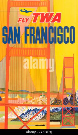 «Fly TWA - San Francisco» di Trans World Airlines 1958 Tourism poster con il Golden Gate Bridge. Opera di David Klein (1918-2005). Foto Stock