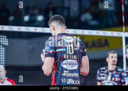 10 Wassim Ben Tara (Sir Susa Vim Perugia) durante Sir Susa Vim Perugia vs gas Sales Bluenergy Piacenza, partita di pallavolo maschile Italian Supercup a Firenze, Italia, 21 settembre 2024 Foto Stock