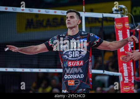 10 Wassim Ben Tara (Sir Susa Vim Perugia) durante Sir Susa Vim Perugia vs gas Sales Bluenergy Piacenza, partita di pallavolo maschile Italian Supercup a Firenze, Italia, 21 settembre 2024 Foto Stock