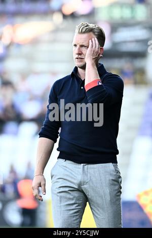 Liegi, Belgio. 21 settembre 2024. Il capo-allenatore del Beerschot Dirk Kuyt, nella foto durante una partita di calcio tra Beerschot va e Sint-Truiden VV, ad Anversa, l'otto giorno della stagione 2024-2025 della prima divisione del campionato belga "Jupiler Pro League", sabato 21 settembre 2024. BELGA PHOTO MAARTEN STRAETEMANS credito: Belga News Agency/Alamy Live News Foto Stock