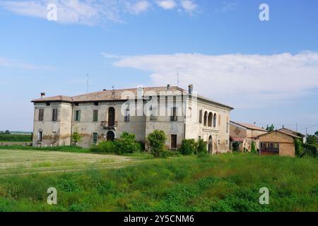 Vecchio edificio situato vicino a godo e Lamone (Emilia Romagna). Intorno al 1600, le famiglie Baracca e Spreti Foto Stock