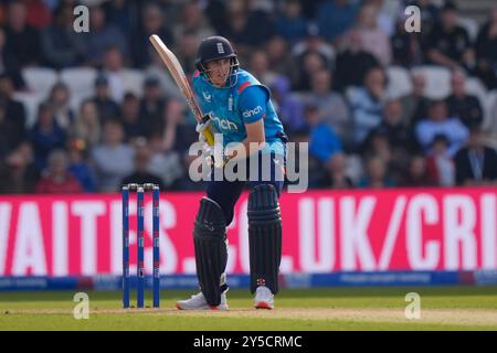 Headingley, Leeds, Regno Unito. 21 settembre 2024. 2nd Metro Bank One Day Cricket International, Inghilterra contro Australia; Harry Brook, capitano d'Inghilterra in batting action Credit: Action Plus Sports/Alamy Live News Foto Stock