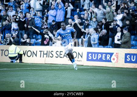 Durante la partita Sky Bet League 1 tra Stockport County e Leyton Orient all'Edgeley Park Stadium di Stockport, sabato 21 settembre 2024. (Foto: Mike Morese | mi News) crediti: MI News & Sport /Alamy Live News Foto Stock