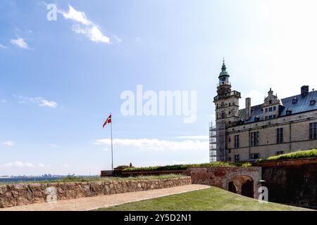 Splendido castello di Kronborg, città di Elsinore in Danimarca. Magnifico castello rinascimentale. Casa dell'Amleto. Foto Stock