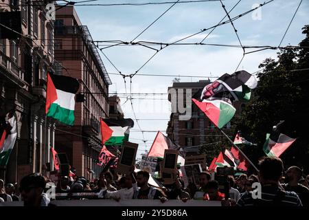 Manifestazione a sostegno della Palestina a Roma. La manifestazione è organizzata dal movimento studentesco palestinese il 21 settembre 2024 a Roma. Copyright: xWWW.ANDREACALANDRA.COMx Foto Stock