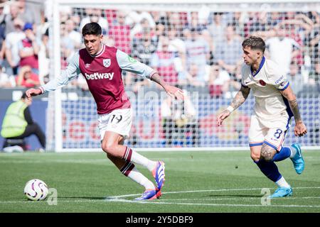 Londra, Regno Unito. 21 settembre 2024. Londra, Inghilterra, 21 settembre 2024: Edson Alvarez (19 West Ham) ed Enzo Fernandez (8 Chelsea) in azione durante la partita di Premier League tra West Ham e Chelsea al London Stadium di Londra, Inghilterra. (Pedro Porru/SPP) credito: SPP Sport Press Photo. /Alamy Live News Foto Stock