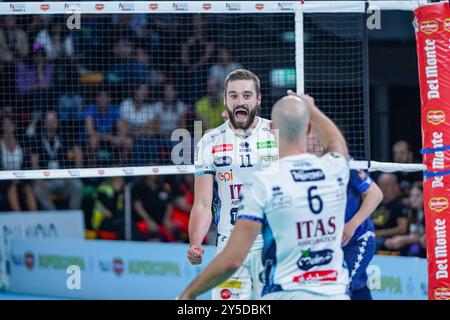 11 Kamil Rychlicki (Itas Trentino) esultato durante Itas Trentino vs vero Volley Monza, partita maschile di Supercoppa Italiana di pallavolo a Firenze, 21 settembre 2024 Foto Stock