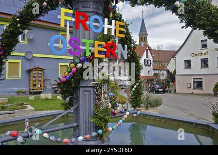 Fontana di Pasqua a Binsdorf, Zollernalbkreis, Baden-Wuerttemberg, Germania, fontana di Pasqua a Binsdorf, Zollernalbkreis, Baden-Wuerttemberg, Germania, Foto Stock