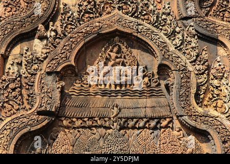 Dettaglio del complesso del tempio di Banteay Srei in Cambogia Foto Stock