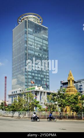 Canadia Bank tower architettura moderna costruzione grattacielo nel centro di phnom penh cambogia città Foto Stock